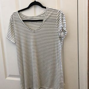 FINAL MARKDOWN Ladies mudd tee large